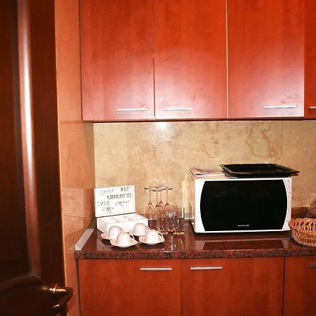 Grand Central Accomodation Sala Palatului Bucarest Esterno foto