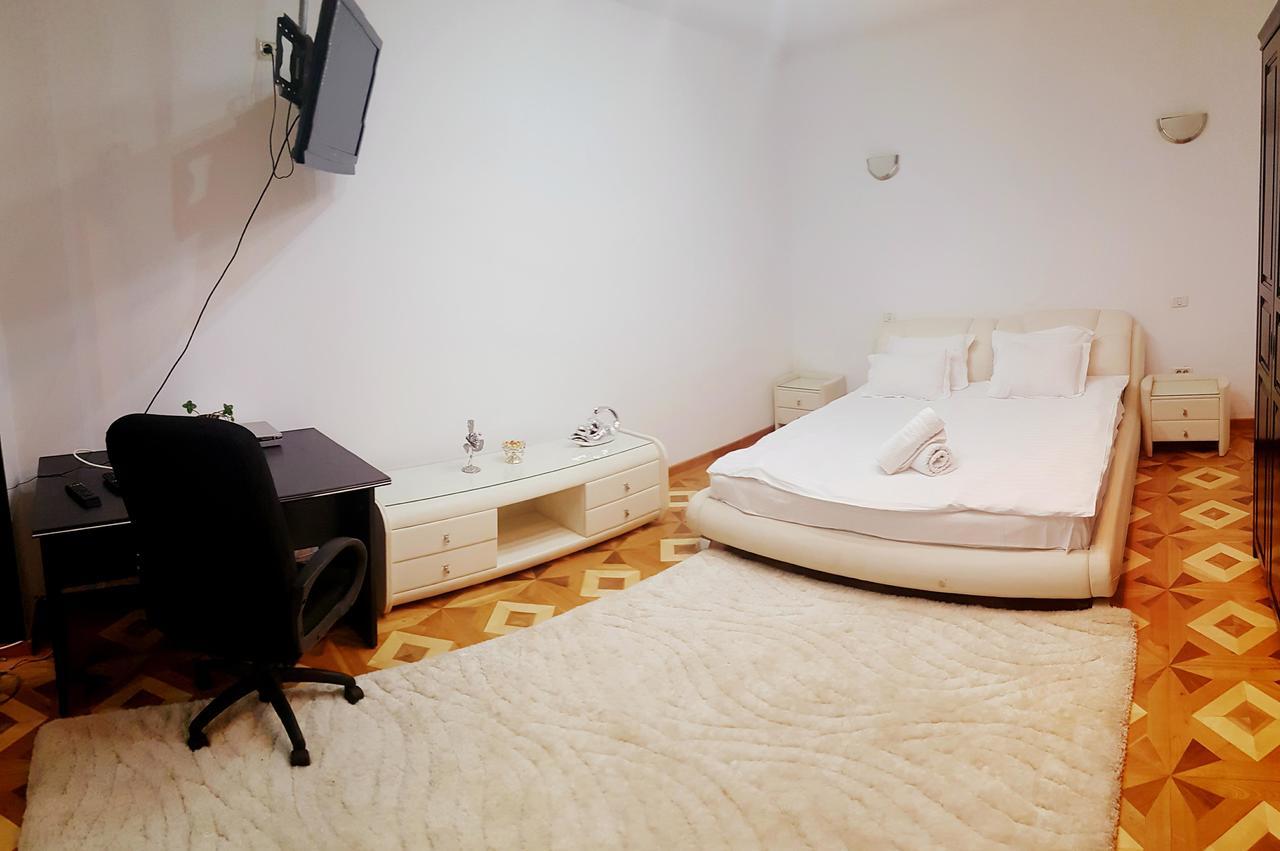 Grand Central Accomodation Sala Palatului Bucarest Esterno foto