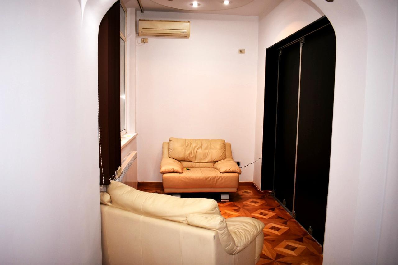 Grand Central Accomodation Sala Palatului Bucarest Esterno foto
